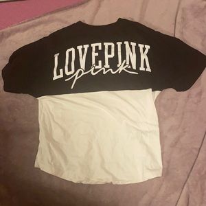 Never worn campus t Victoria’s Secret Pink M